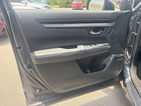 Used 2025 Honda CR-V EX image 10