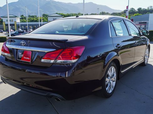 Used 2011 Toyota Avalon FWD image 8