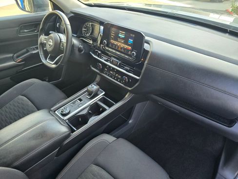 Used 2025 Nissan Pathfinder SV AWD/4WD image 28