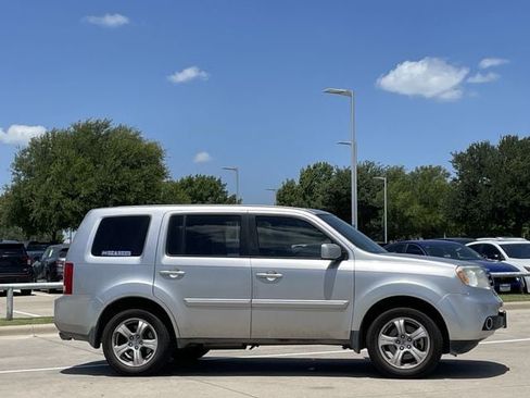 Used 2014 Honda Pilot EX image 3