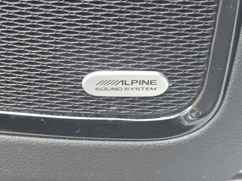 New 2025 Jeep Compass Latitude w/ Sun & Sound Group image 28