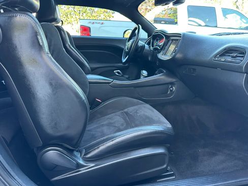 Used 2015 Dodge Challenger R/T Scat Pack w/ Scat Pack Appearance Package RWD image 27