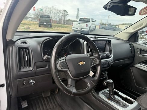 Used 2020 Chevrolet Colorado LT w/ Safety Package image 37
