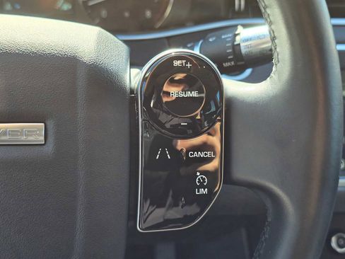 Used 2020 Land Rover Range Rover Evoque S image 34