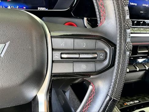 Used 2024 Chevrolet Colorado Z71 w/ Z71 Convenience Package 2 image 11