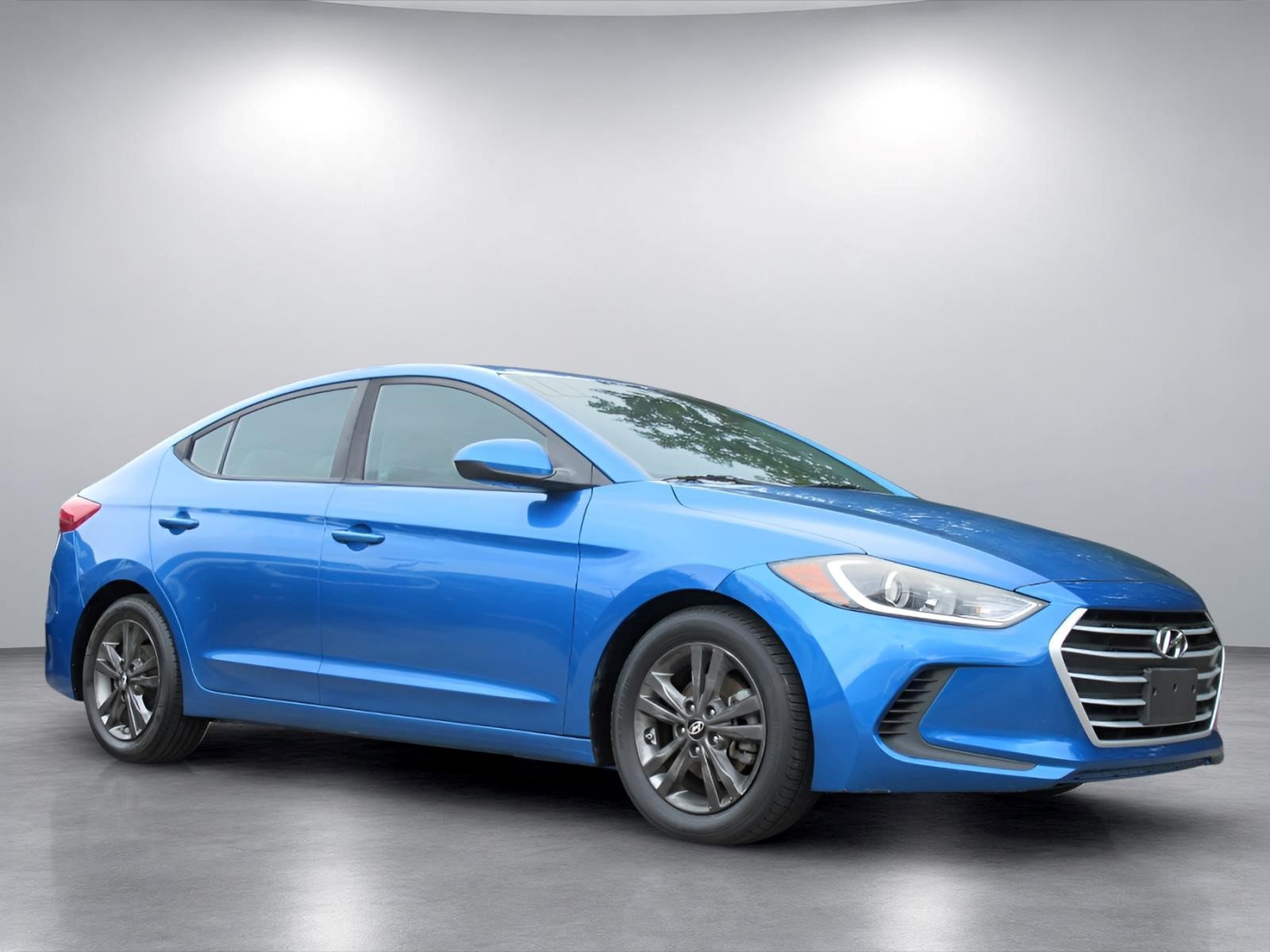 Used 2018 Hyundai Elantra SEL FWD image 1