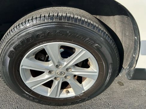 Used 2011 Toyota Highlander 2WD w/ Tech Pkg image 33
