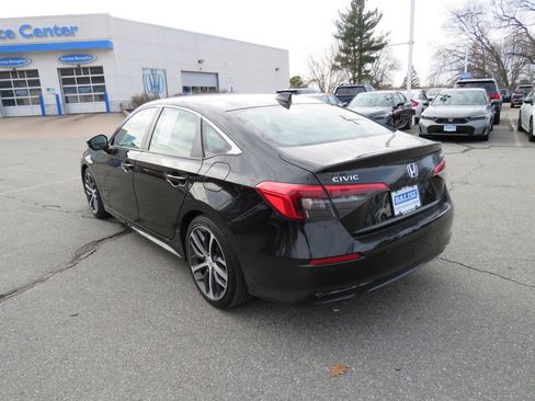 Used 2024 Honda Civic Touring image 3
