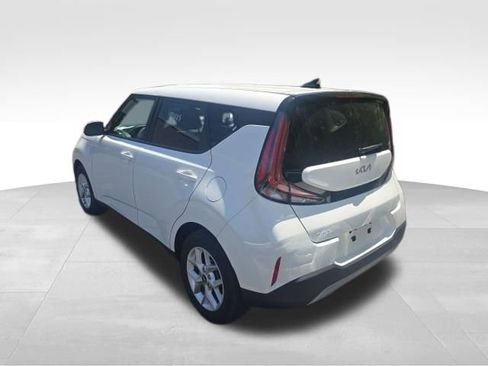 Used 2024 Kia Soul LX w/ Option Group 015 FWD image 4
