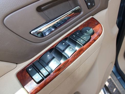 Used 2013 Chevrolet Silverado 1500 LTZ image 10