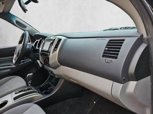 Used 2015 Toyota Tacoma PreRunner w/ SR5 Package image 24