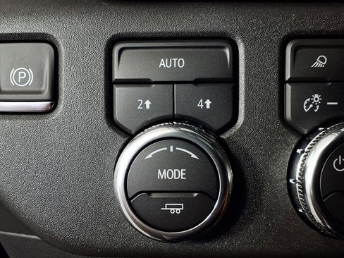 New 2026 GMC Sierra 1500 SLT image 8