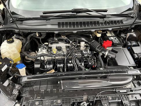 Used 2019 Ford Edge SE FWD image 17
