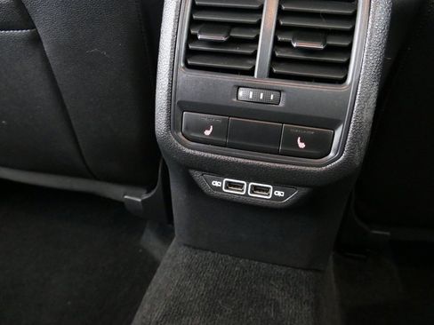 Used 2020 Volkswagen Passat 2.0T SEL image 28