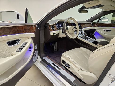 Used 2022 Bentley Continental GT image 18