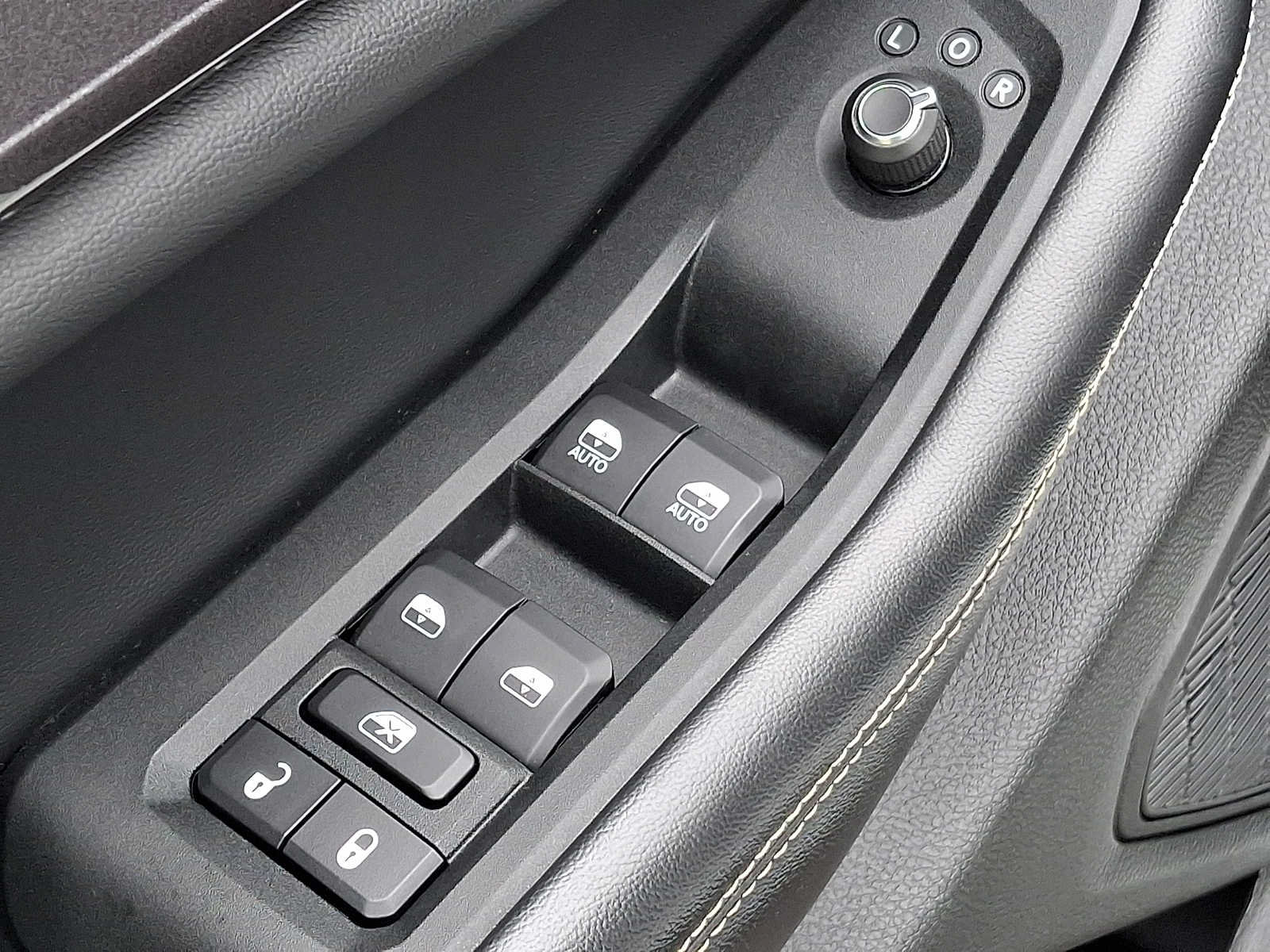 Used 2023 Jeep Grand Cherokee L Laredo AWD/4WD image 24