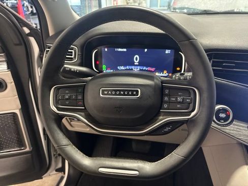 Used 2022 Jeep Wagoneer Series III w/ Premium Group I AWD/4WD image 16