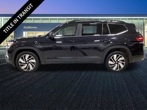 Used 2024 Volkswagen Atlas SE AWD/4WD image 2