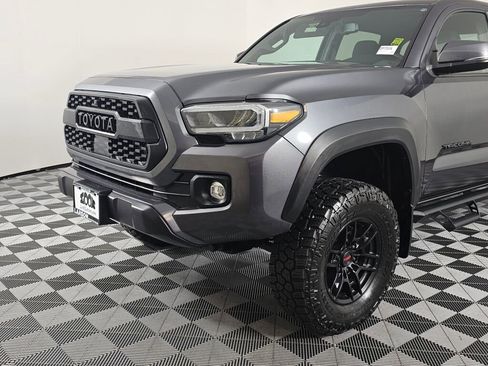 Used 2021 Toyota Tacoma TRD Off-Road image 10