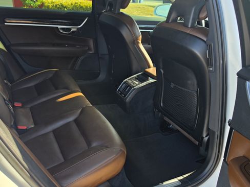 Used 2018 Volvo S90 T5 Momentum FWD image 27
