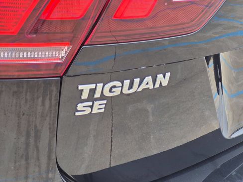 Used 2019 Volkswagen Tiguan SE w/ Panoramic Sunroof Package AWD/4WD image 28