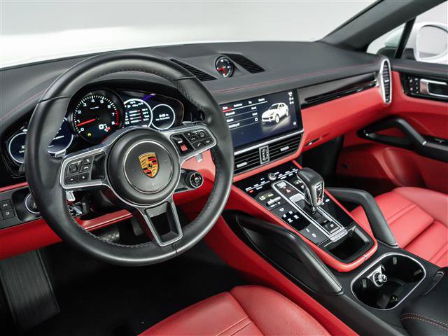 Used 2022 Porsche Cayenne Platinum Edition AWD/4WD image 4