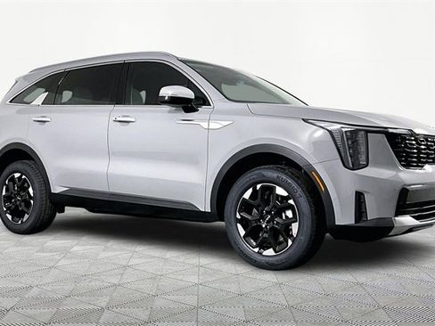 New 2026 Kia Sorento S image 3
