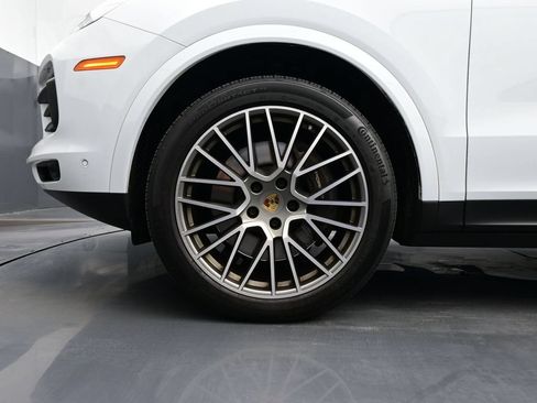 Certified 2023 Porsche Cayenne Platinum Edition AWD/4WD image 6