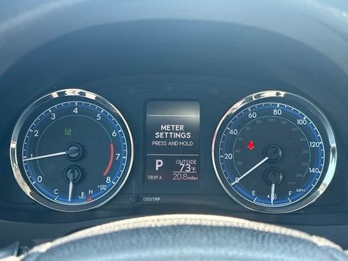 Used 2017 Toyota Corolla LE FWD image 24