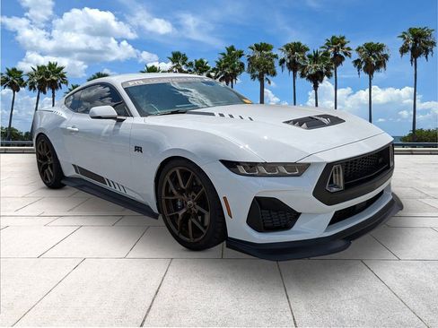 Used 2025 Ford Mustang GT Premium w/ GT Performance Package RWD image 2