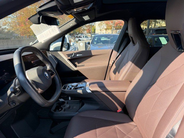 Certified 2024 BMW iX xDrive50 w/ Premium Package AWD/4WD image 3