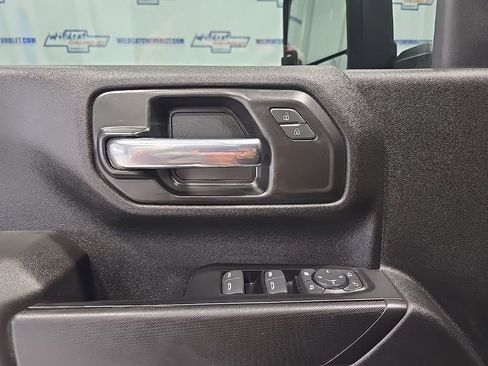 Used 2022 Chevrolet Silverado 2500 Custom w/ Custom Value Package image 14