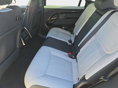 Certified 2025 Land Rover Range Rover Sport Dynamic SE image 15