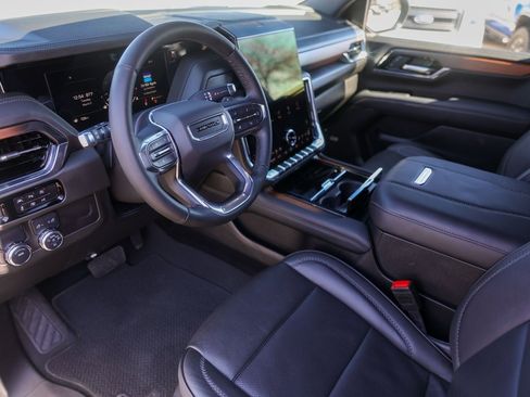 Used 2025 GMC Yukon Denali image 10