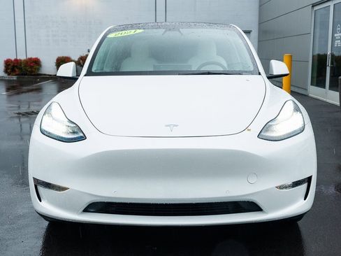 Used 2021 Tesla Model Y Long Range image 2