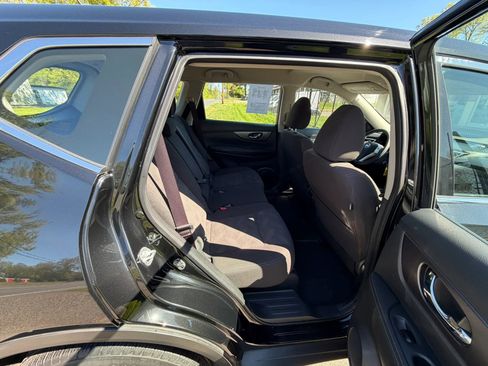 Used 2016 Nissan Rogue S AWD/4WD image 16