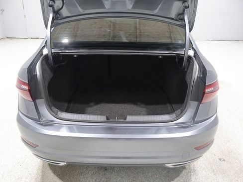 Used 2020 Volkswagen Jetta R-Line w/ R-Line Cold Weather Package FWD image 20