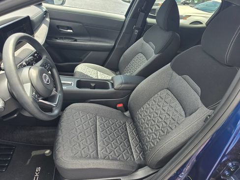 Certified 2025 Nissan Kicks SV FWD image 15