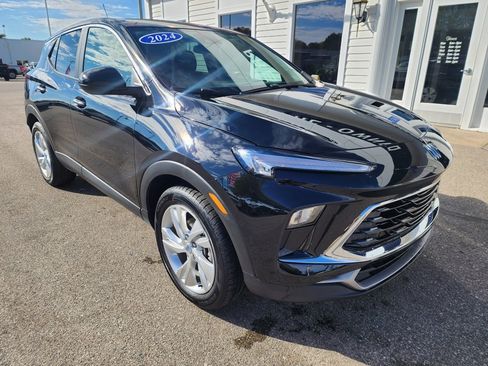 Used 2024 Buick Encore GX Preferred w/ Comfort Package image 3
