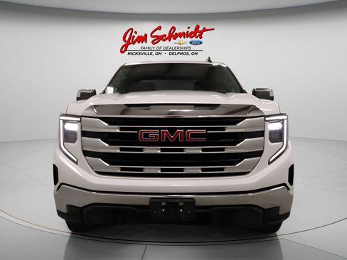 Used 2023 GMC Sierra 1500 SLE w/ Max Trailering Package AWD/4WD image 3