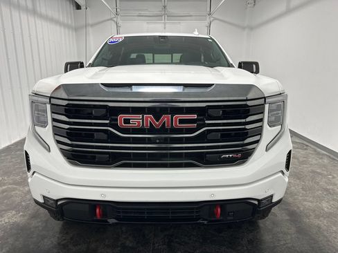 Used 2023 GMC Sierra 1500 AT4 w/ Technology Package AWD/4WD image 2