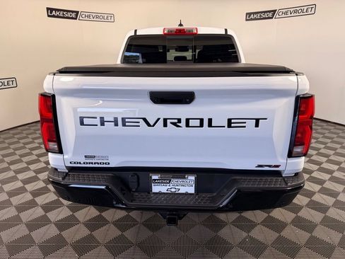 Used 2025 Chevrolet Colorado ZR2 w/ Technology Package AWD/4WD image 5