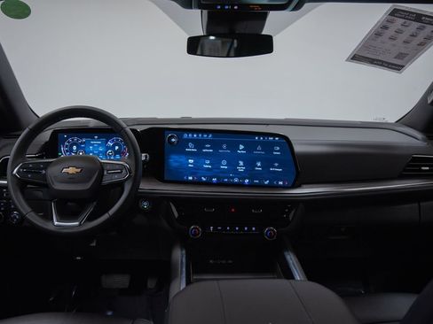 Used 2025 Chevrolet Tahoe LT image 2