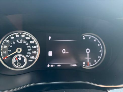Used 2025 Genesis G70 2.5T RWD image 15