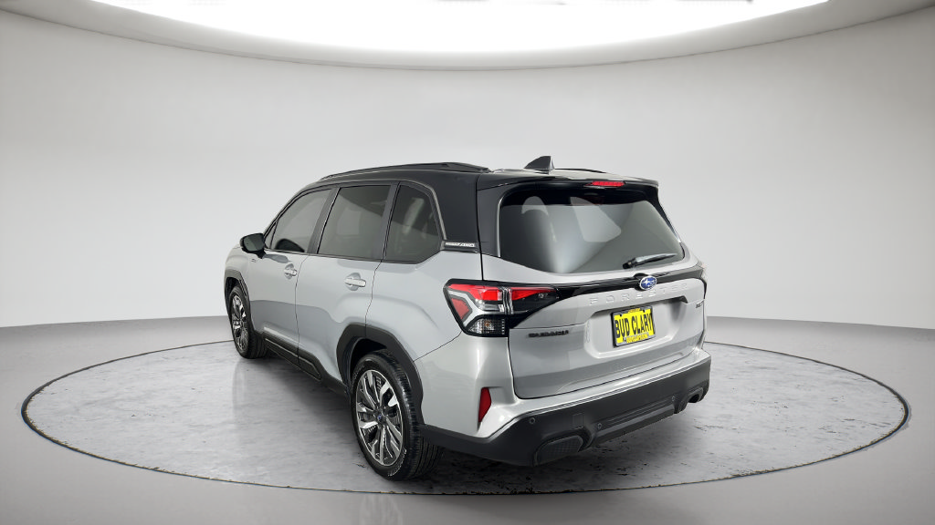 Used 2025 Subaru Forester Touring AWD/4WD image 10