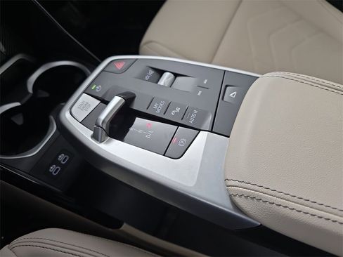 Used 2025 BMW X1 xDrive28i w/ Technology Package image 27