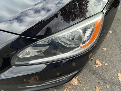 Used 2015 Volvo V60 T5 Platinum image 28