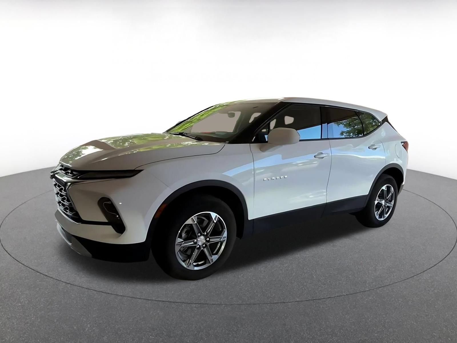 Used 2026 Chevrolet Blazer LT FWD image 7