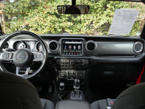 Used 2020 Jeep Wrangler Unlimited Sahara w/ Uconnect 4C Nav & Sound Group image 8