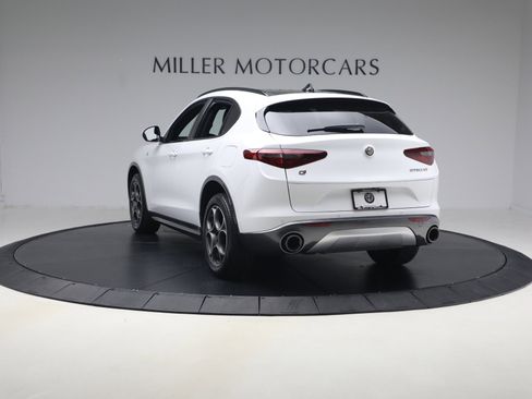 Used 2022 Alfa Romeo Stelvio Ti AWD/4WD image 5